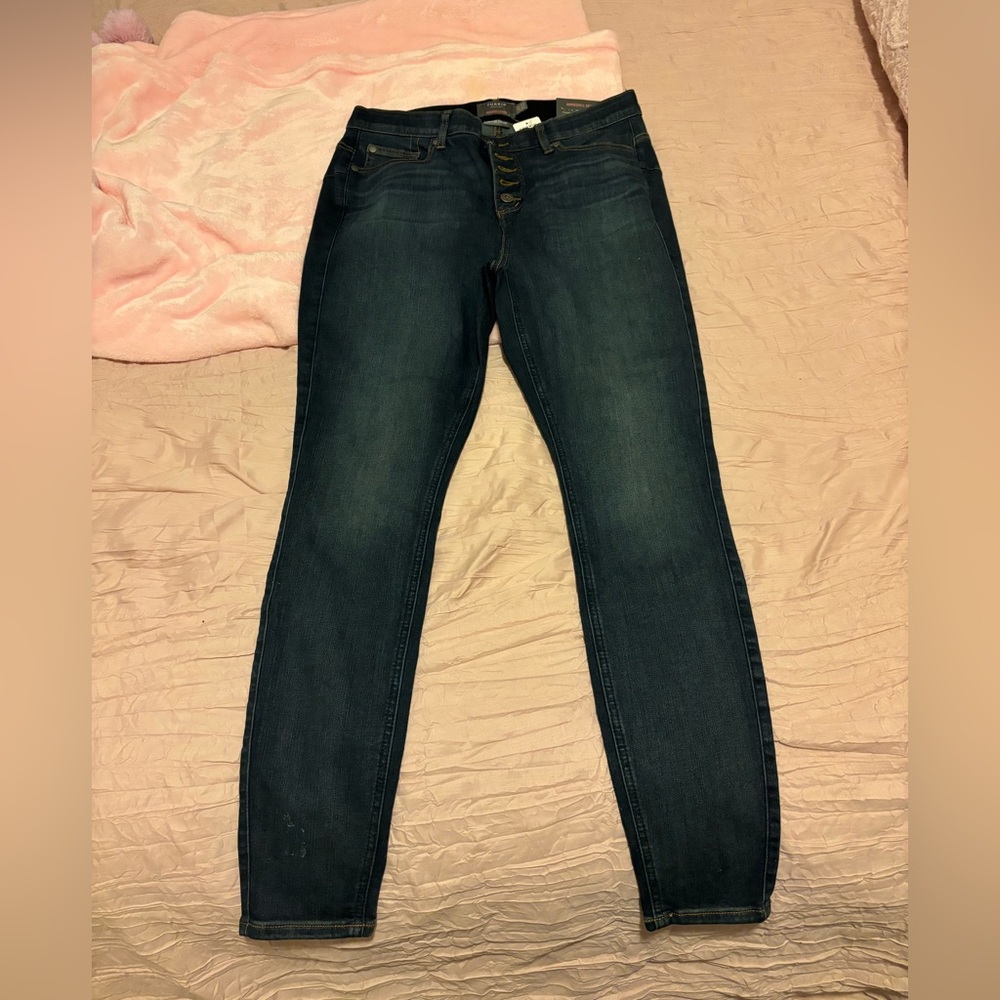Torrid bombshell Jean